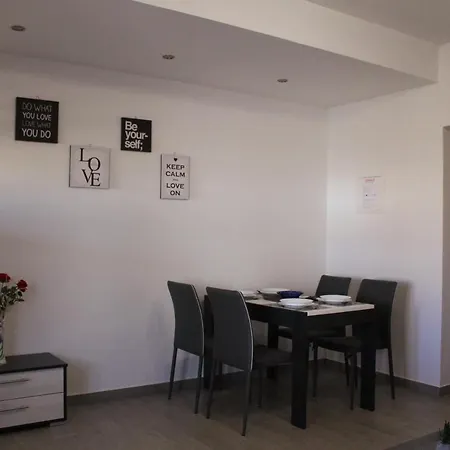 Apartment Mladenka Malinska