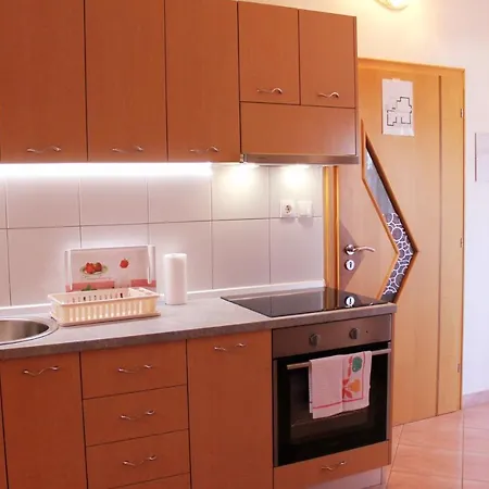 Mladenka Apartment *