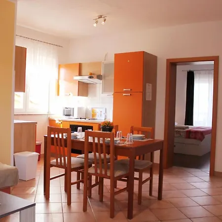 Apartment Mladenka Malinska