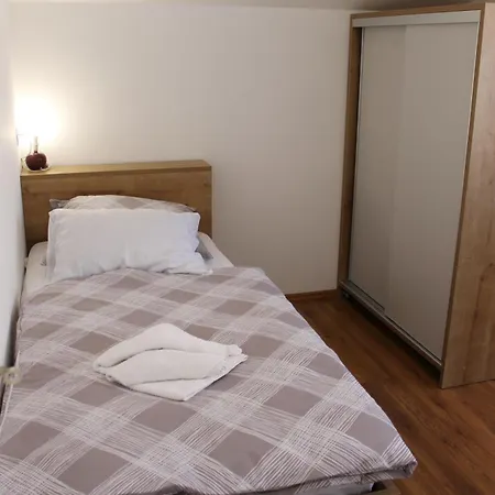 Mladenka Apartment *