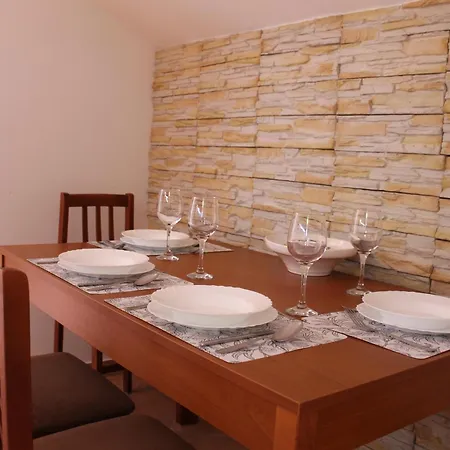 Apartment Mladenka Malinska