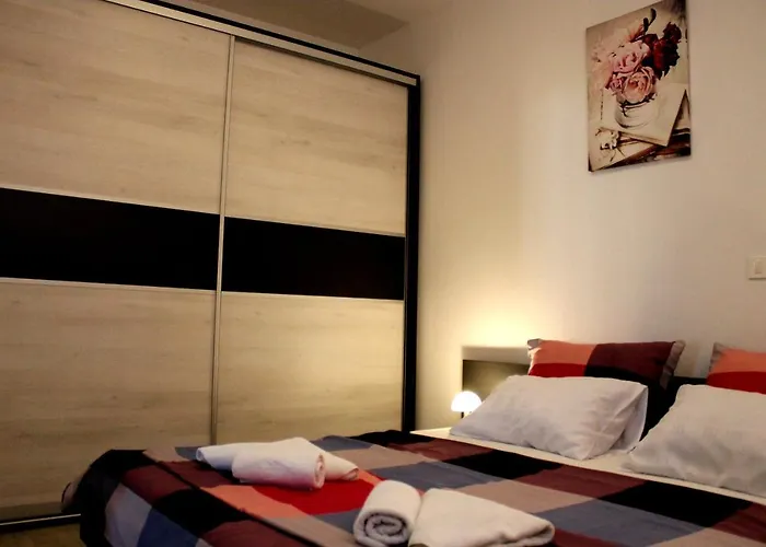 Mladenka * מאלינסקה