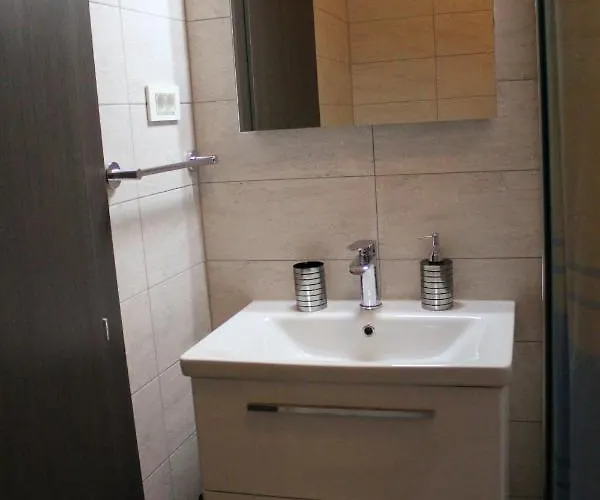 Mladenka דירה מאלינסקה